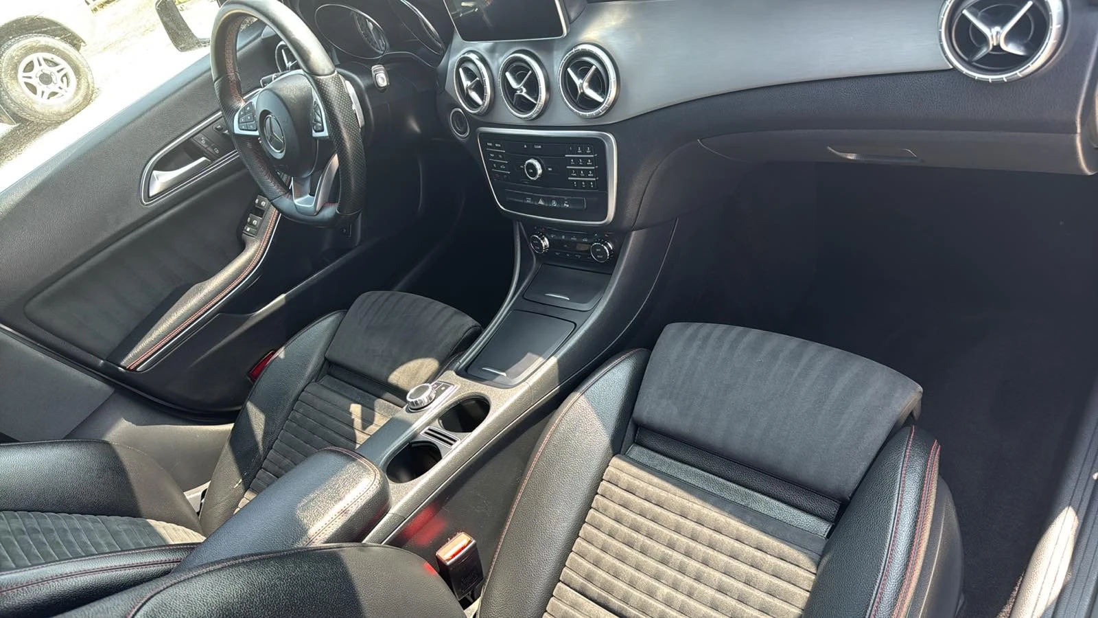 Mercedes-Benz CLA 220 AMG 4MATIC - изображение 6