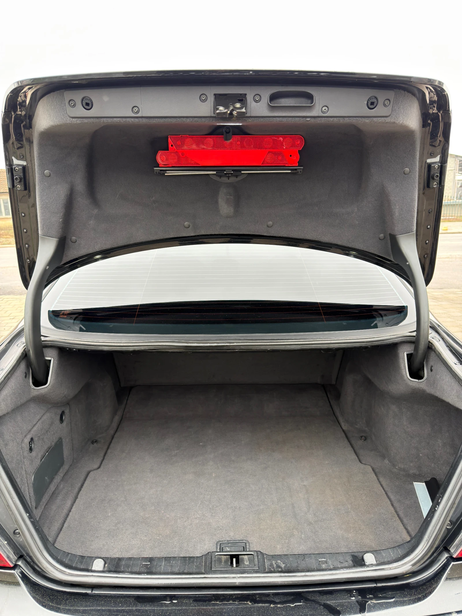 Mercedes-Benz E 320  - изображение 9