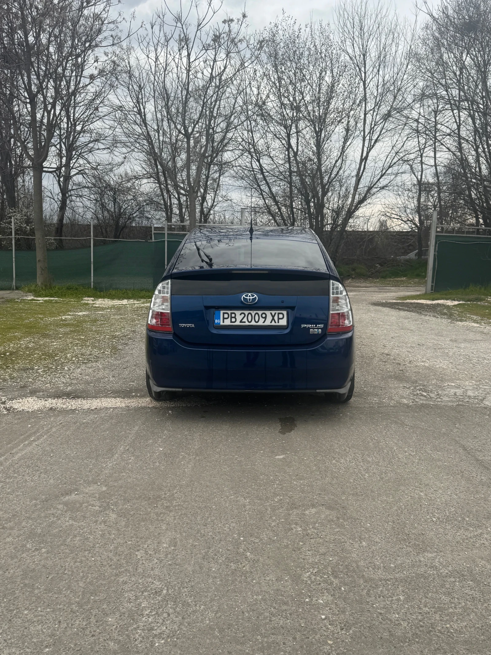 Toyota Prius 1, 5 Hybrid-automatic , снимка 5 - Автомобили и джипове - 53913090