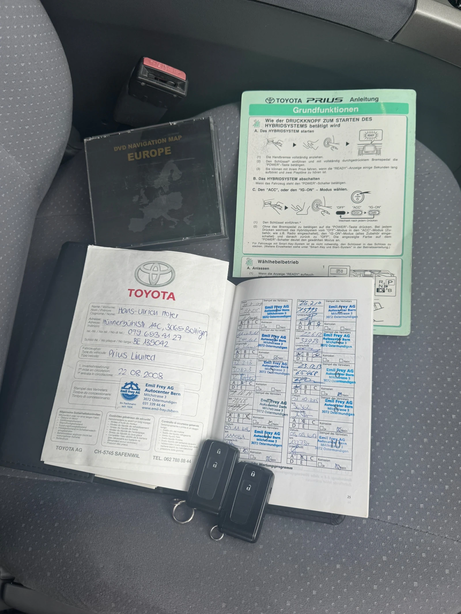 Toyota Prius 1, 5 Hybrid-automatic , снимка 16 - Автомобили и джипове - 53913090