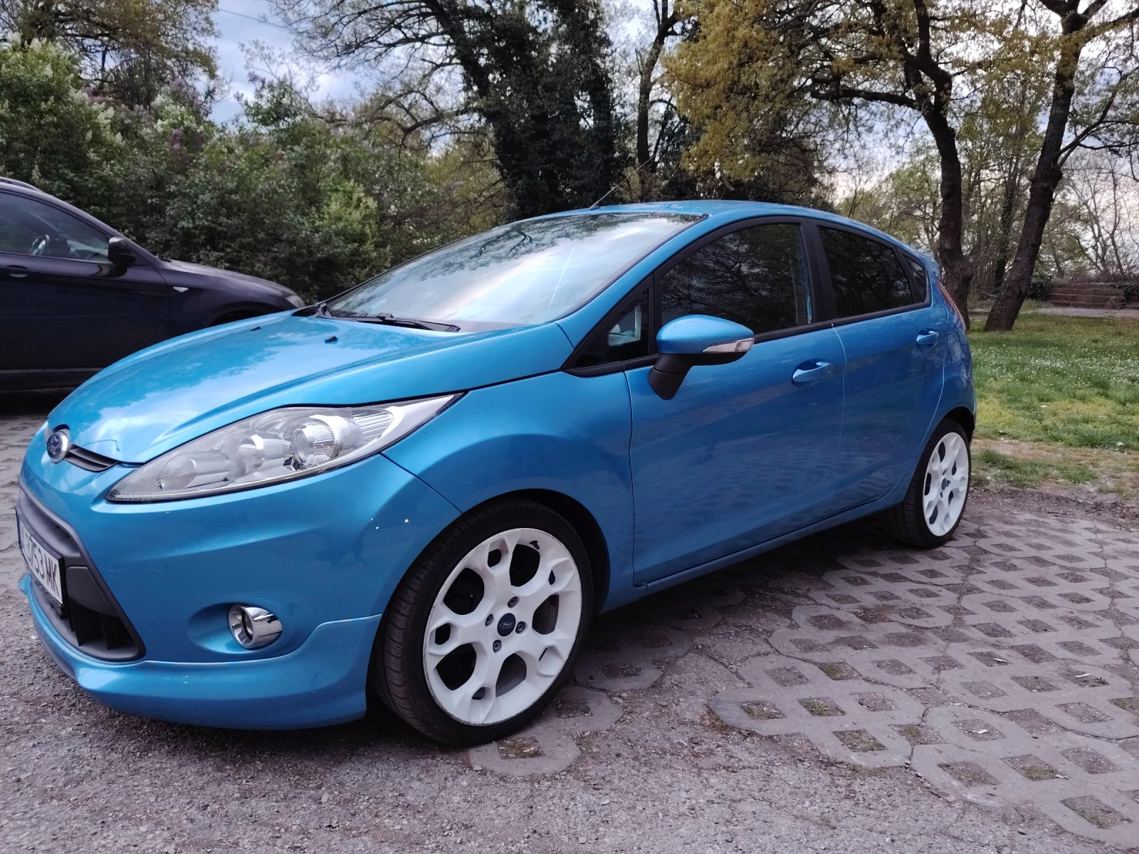 Ford Fiesta 1.6i, снимка 2 - Автомобили и джипове - 54259939