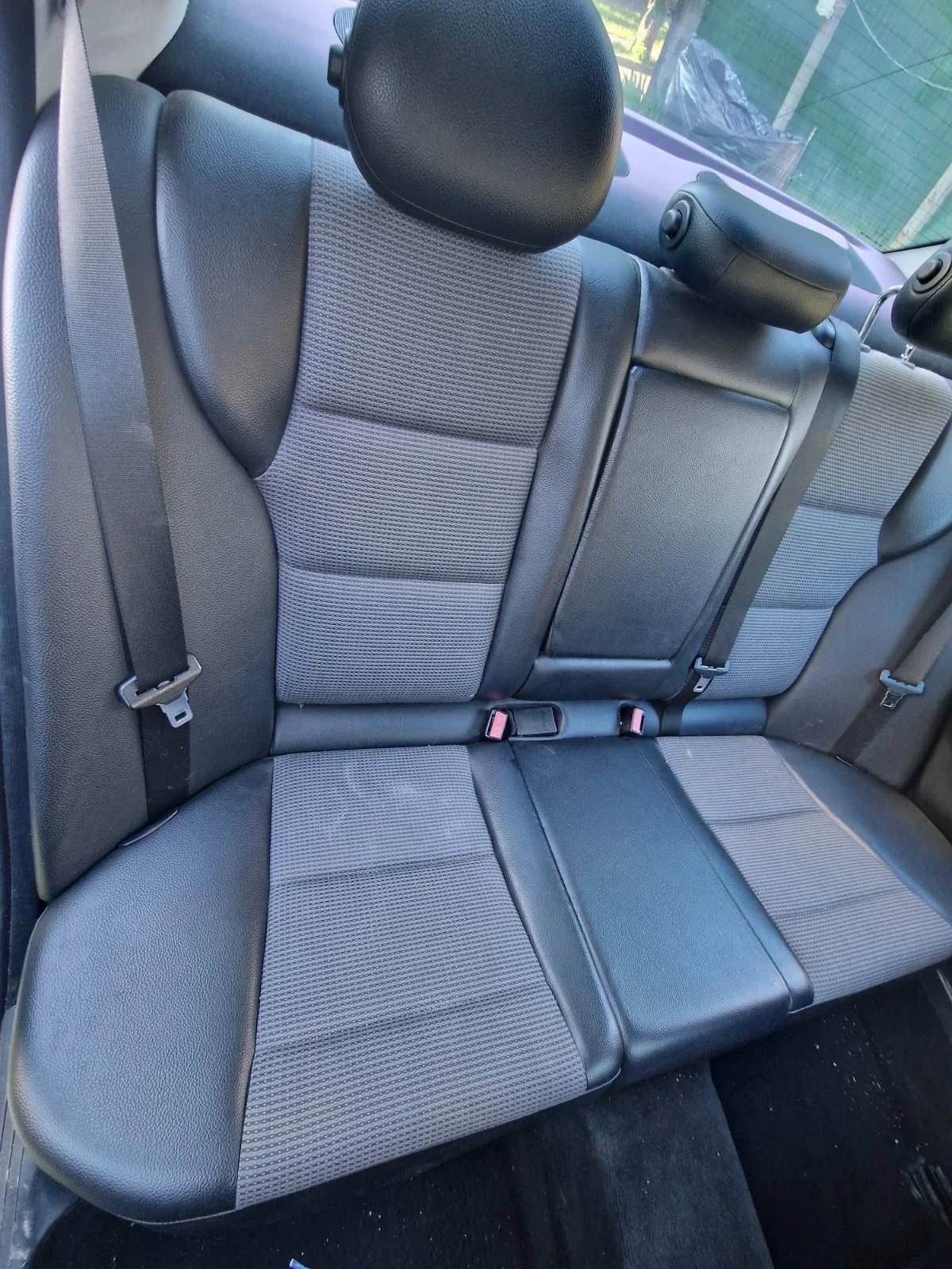 Mercedes-Benz C 220, снимка 11 - Автомобили и джипове - 54336345
