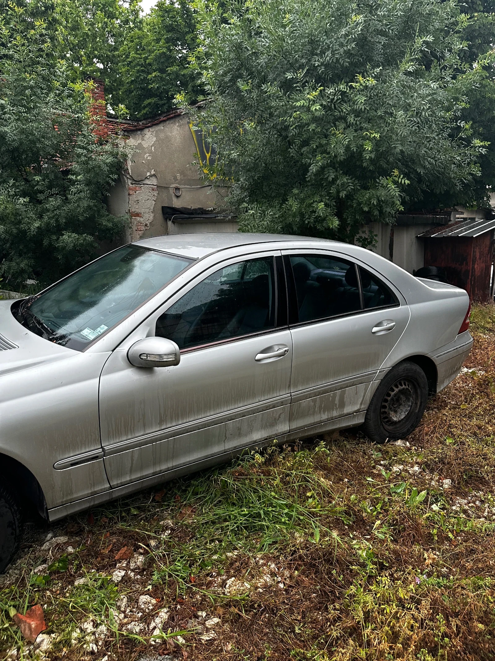 Mercedes-Benz C 220, снимка 2 - Автомобили и джипове - 54336345