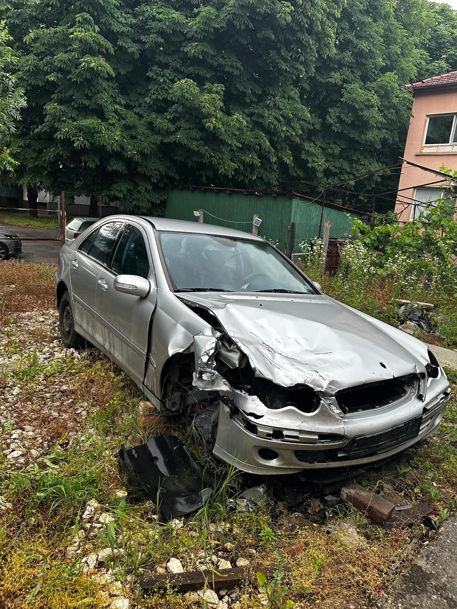 Mercedes-Benz C 220, снимка 7 - Автомобили и джипове - 54336345