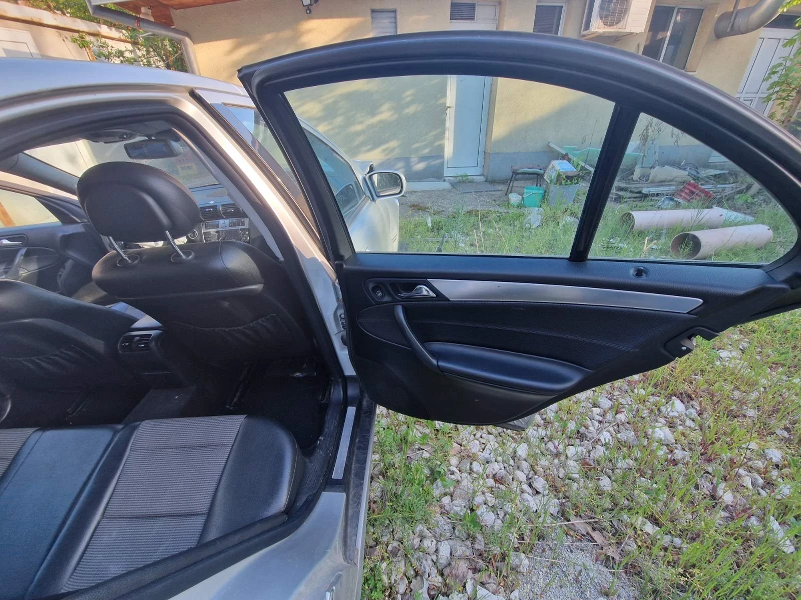 Mercedes-Benz C 220, снимка 14 - Автомобили и джипове - 54336345
