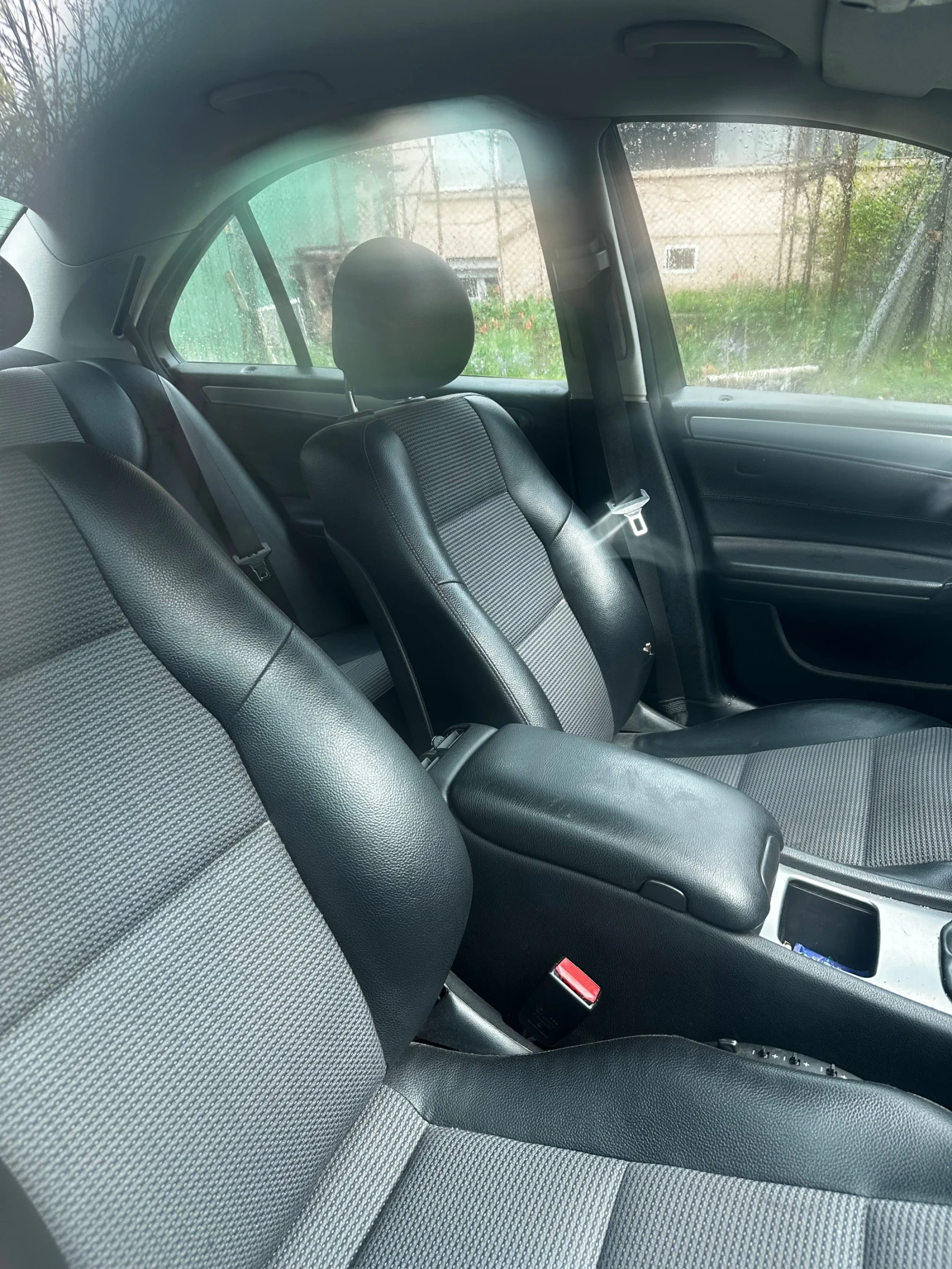 Mercedes-Benz C 220, снимка 9 - Автомобили и джипове - 54336345