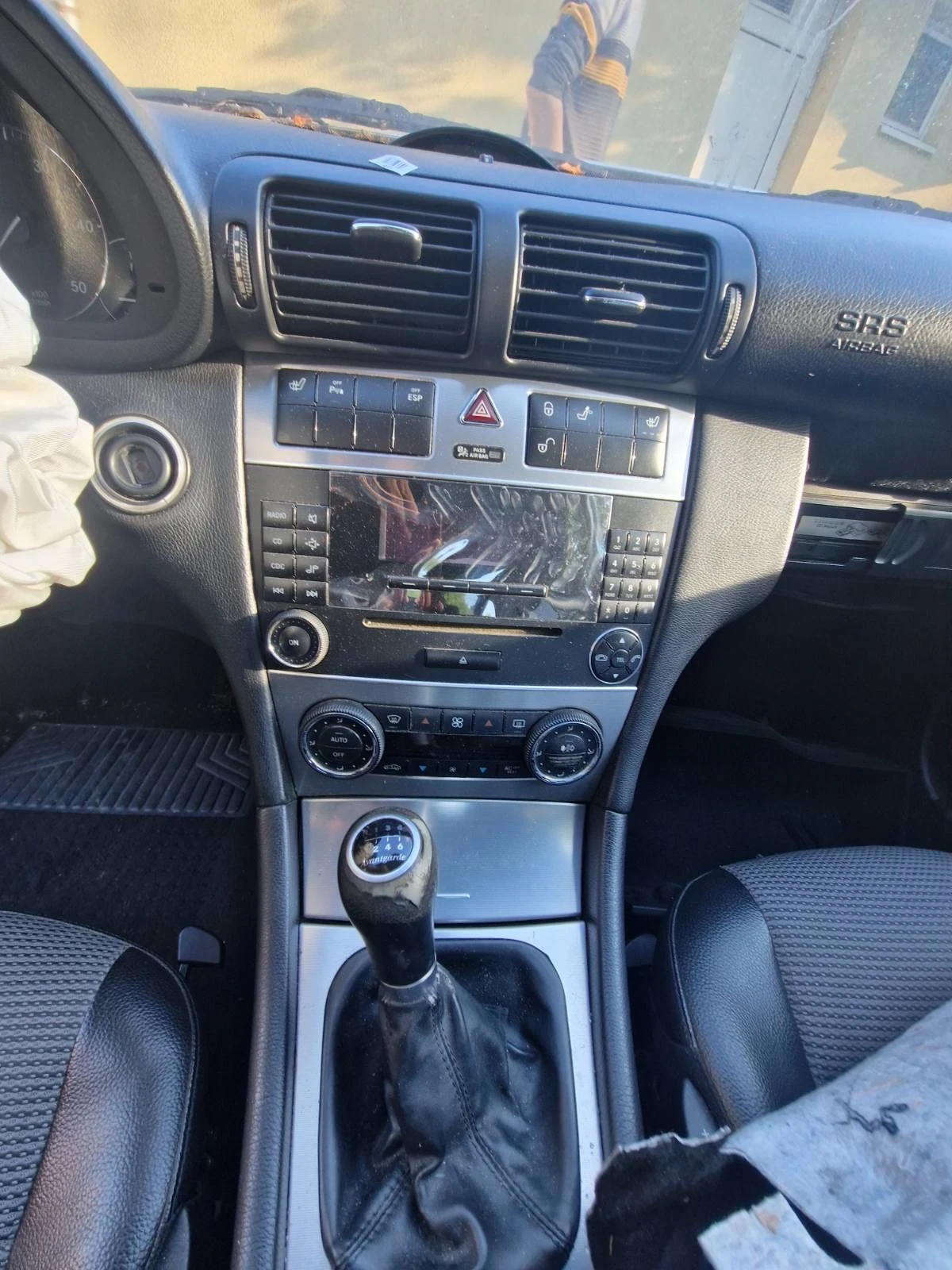 Mercedes-Benz C 220, снимка 10 - Автомобили и джипове - 54336345