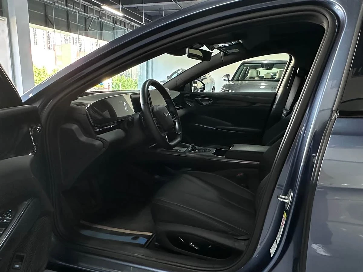 BYD Seal Long Range Edition 650, снимка 7 - Автомобили и джипове - 54454093