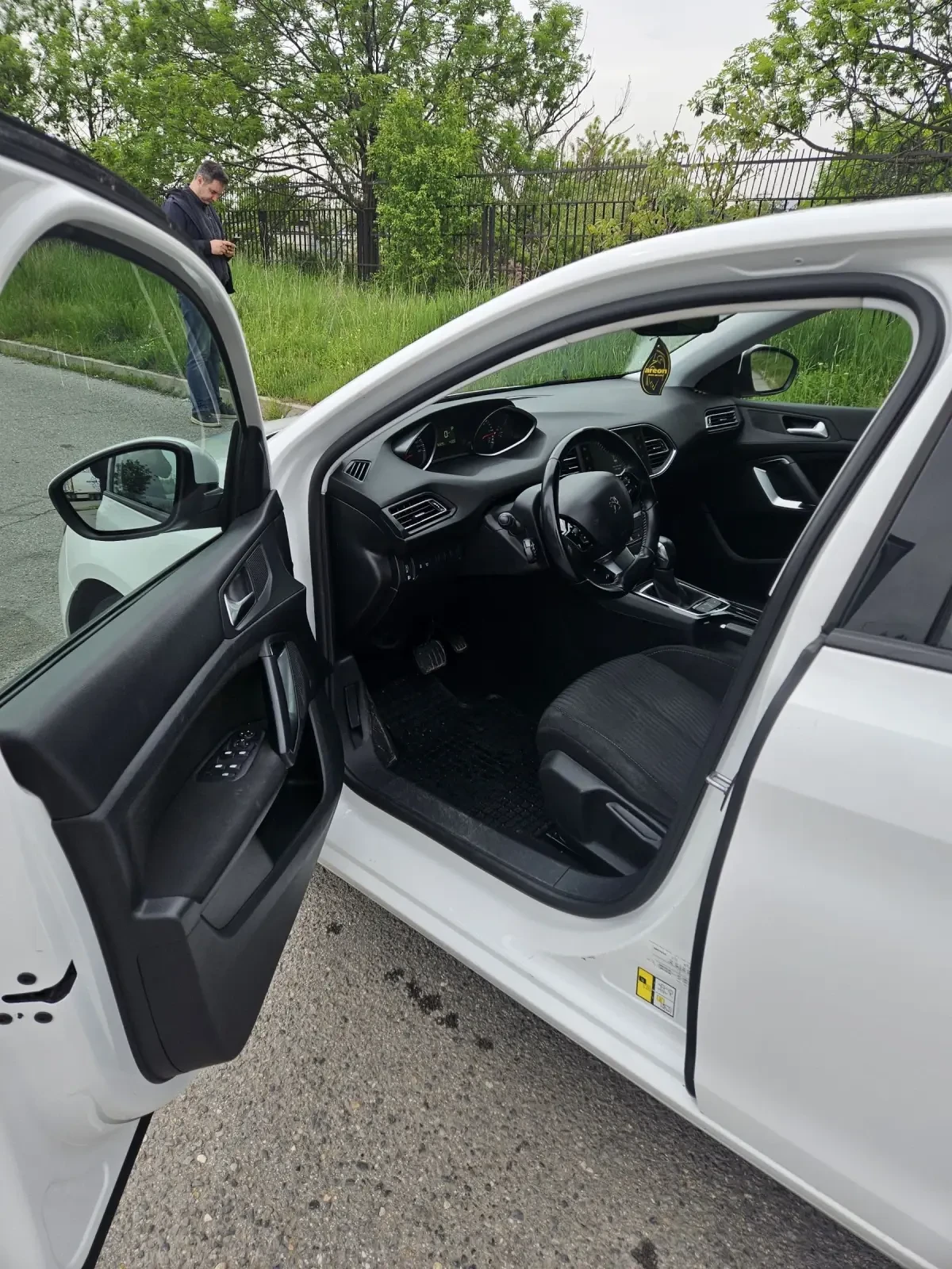 Peugeot 308 1.6 HDI, снимка 7 - Автомобили и джипове - 54465816