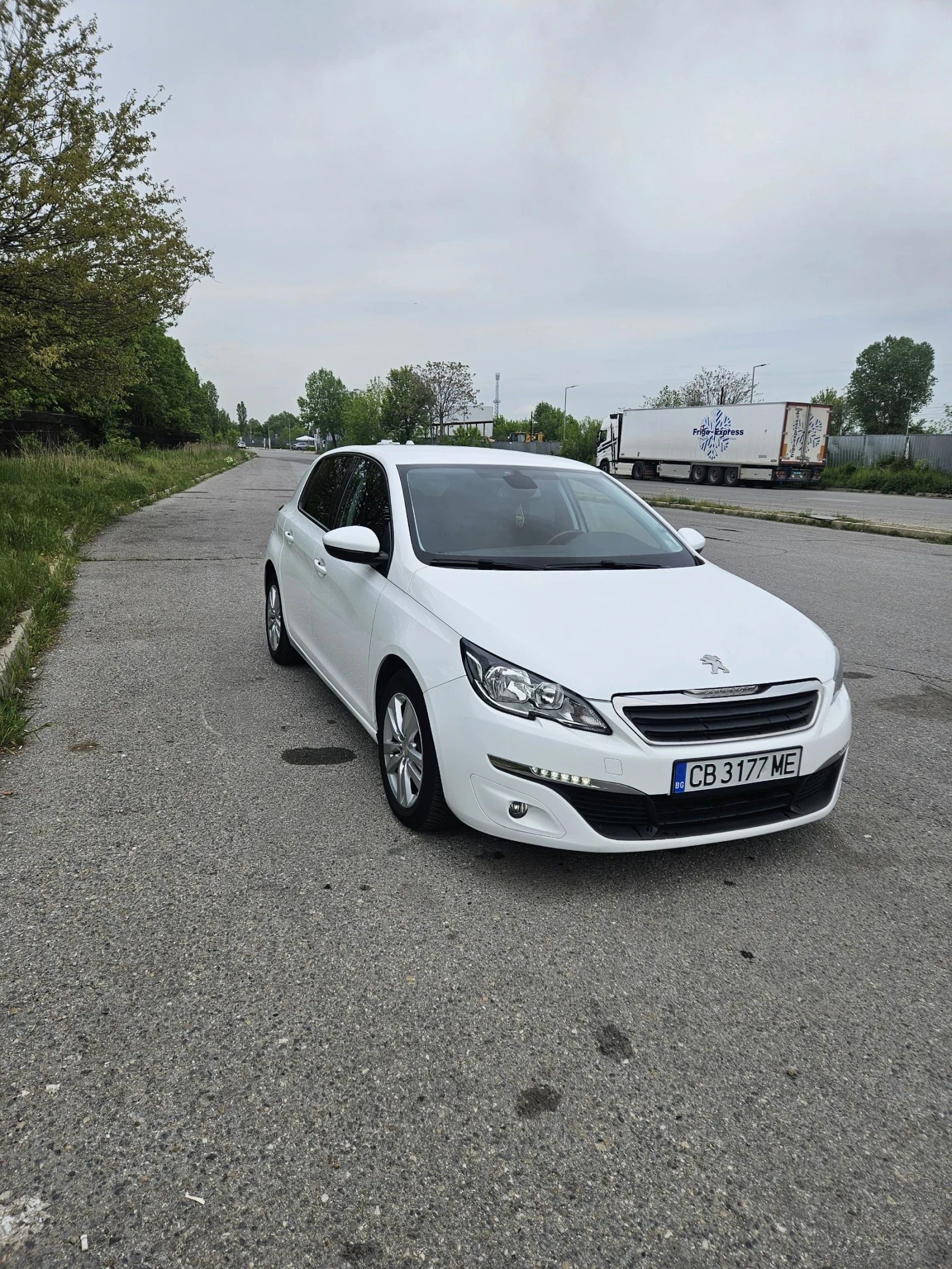 Peugeot 308 1.6 HDI, снимка 6 - Автомобили и джипове - 54465816