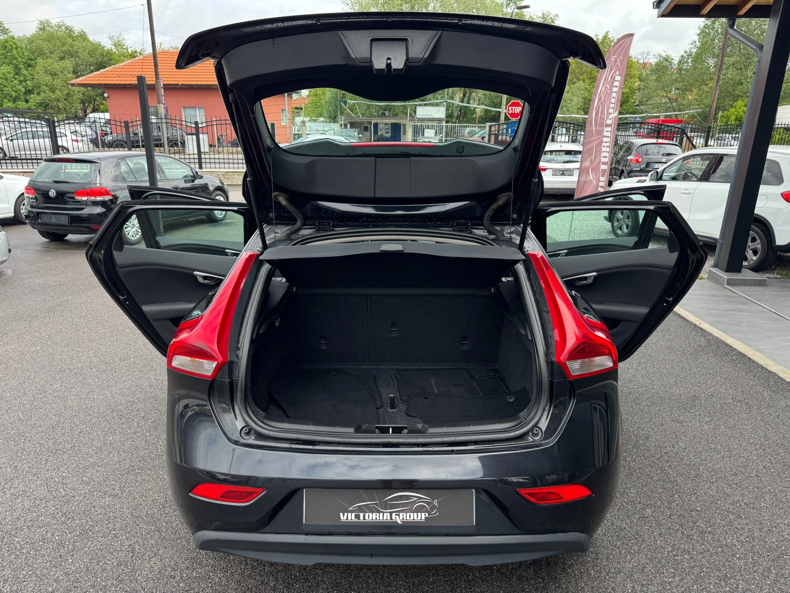 Volvo V40 1.6D НОВ ВНОС , снимка 14 - Автомобили и джипове - 54774309