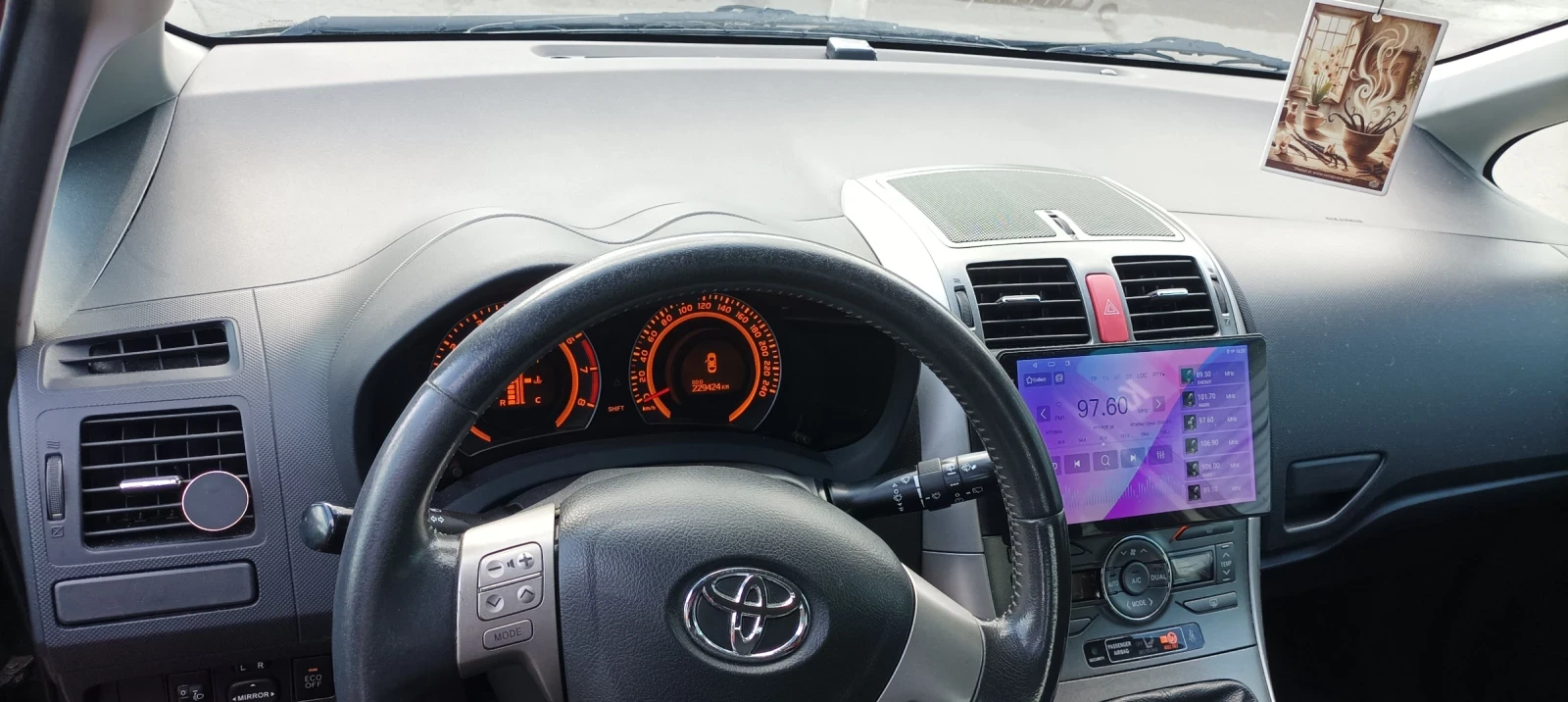 Toyota Auris 1, снимка 10 - Автомобили и джипове - 54823960