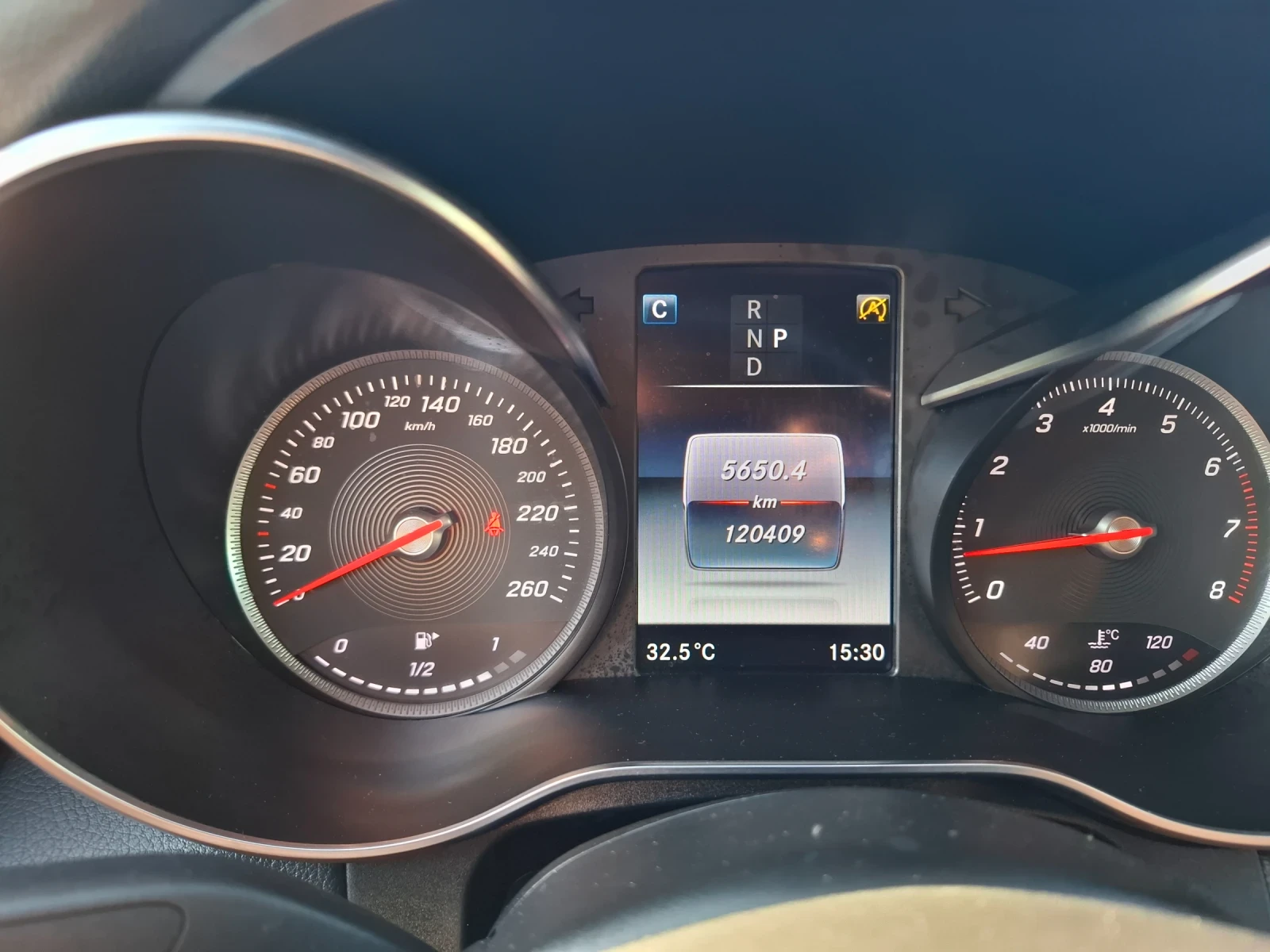 Mercedes-Benz C 250 AMG Line, снимка 15 - Автомобили и джипове - 55657357