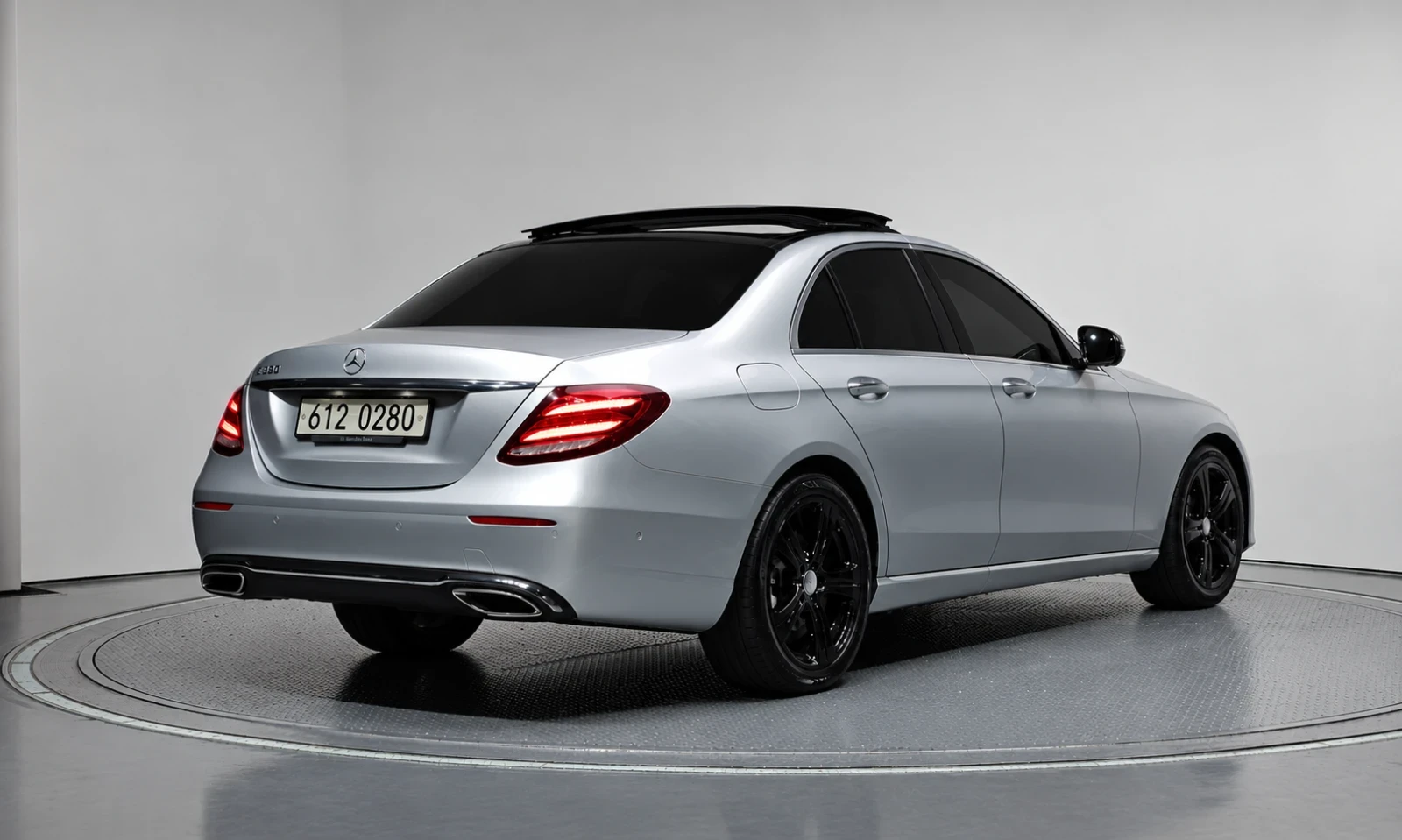 Mercedes-Benz E 300 ОЧАКВАН ВНОС , снимка 2 - Автомобили и джипове - 56570949
