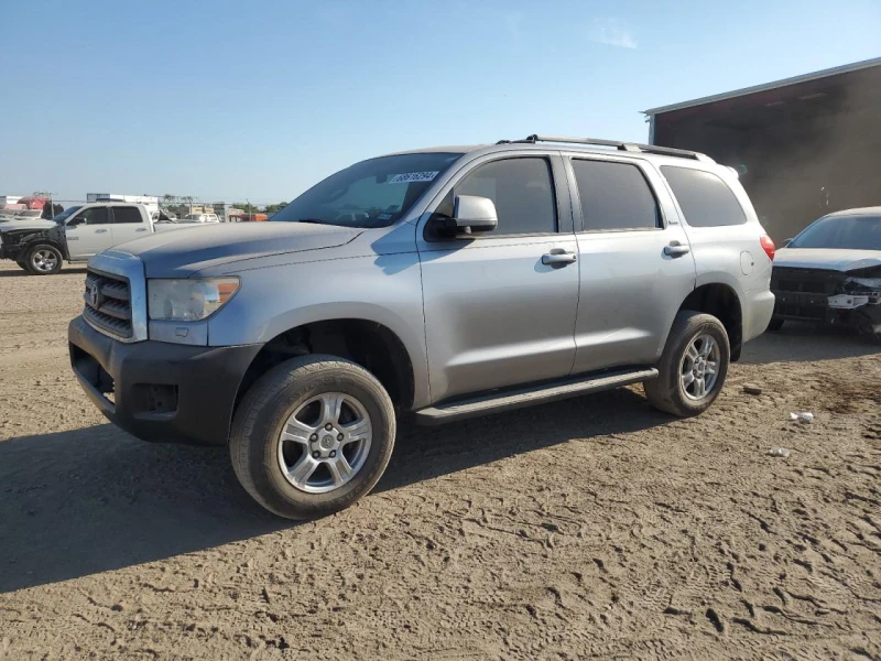 Toyota Sequoia SR5 AWD, снимка 1 - Автомобили и джипове - 47927406