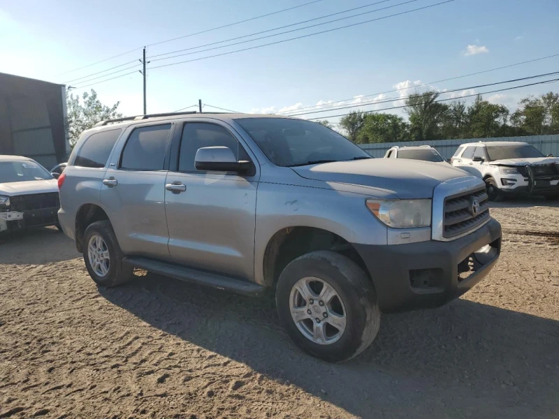 Toyota Sequoia SR5 AWD, снимка 4 - Автомобили и джипове - 47927406