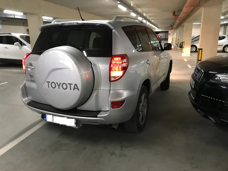 Toyota Rav4 2.2 D-4D, снимка 5 - Автомобили и джипове - 48335868