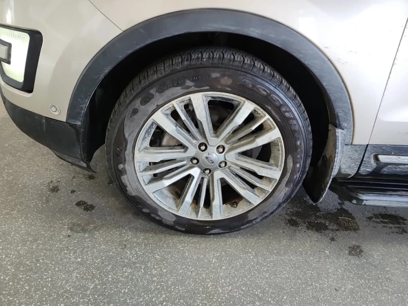 Ford Explorer * PLATINUM * CARFAX * БЕЗ ПЪРВОНАЧАЛНА ВНОСКА, снимка 6 - Автомобили и джипове - 52959452