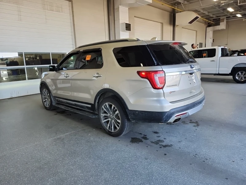 Ford Explorer * PLATINUM * CARFAX * БЕЗ ПЪРВОНАЧАЛНА ВНОСКА, снимка 4 - Автомобили и джипове - 52959452