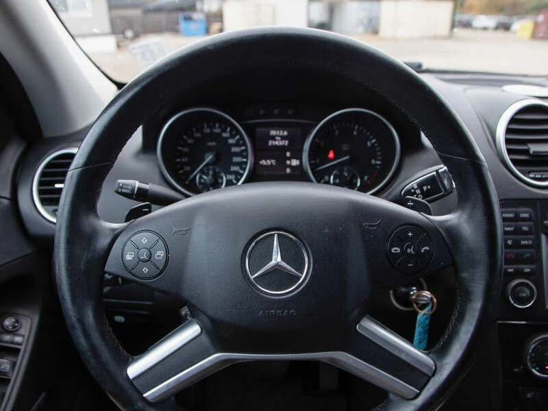 Mercedes-Benz ML 350 4MATIC* harman/kardon* подгрев* мъртва точка* Head - изображение 9