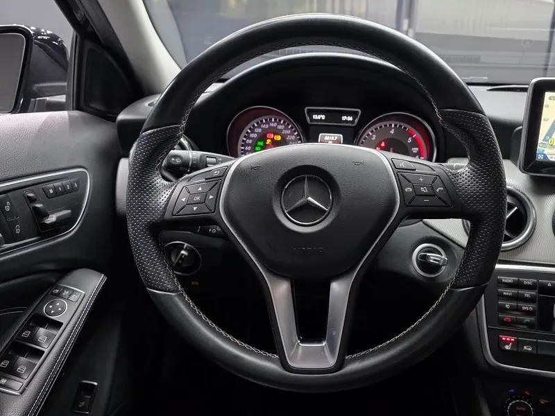Mercedes-Benz GLA, снимка 13 - Автомобили и джипове - 54834897
