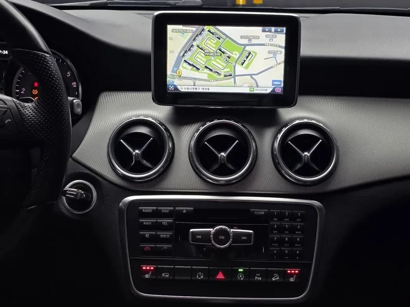 Mercedes-Benz GLA, снимка 14 - Автомобили и джипове - 54834897
