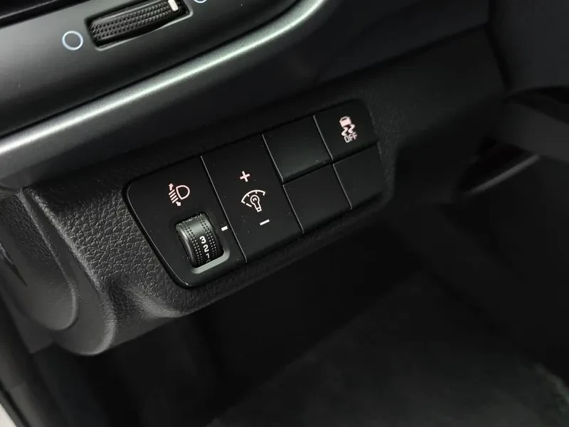 Kia Stonic 1.4 Trendy, снимка 16 - Автомобили и джипове - 56576725
