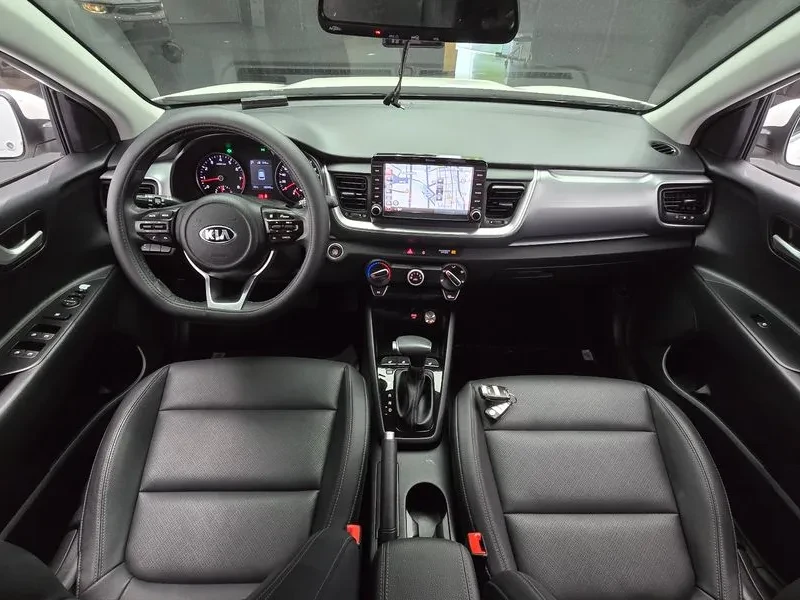Kia Stonic 1.4 Trendy, снимка 7 - Автомобили и джипове - 56576725