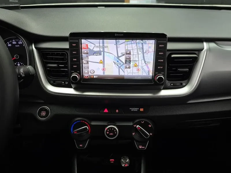 Kia Stonic 1.4 Trendy, снимка 13 - Автомобили и джипове - 56576725