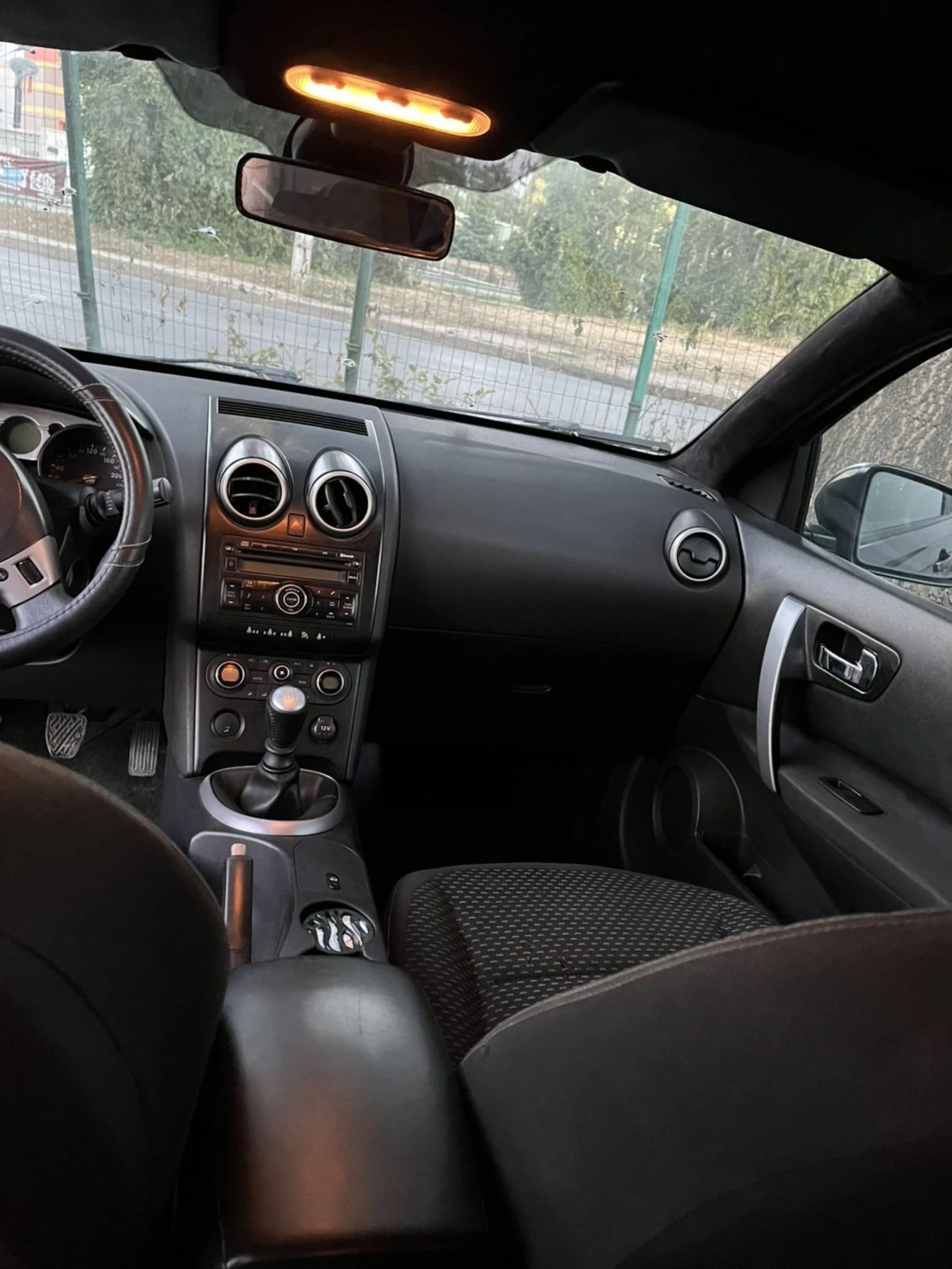 Nissan Qashqai СП1.5DCI/ЧЕРЕН ТАВАН/КЛИМАТРОНИК/РЕАЛНИ КИЛОМЕТРИ/ - изображение 7