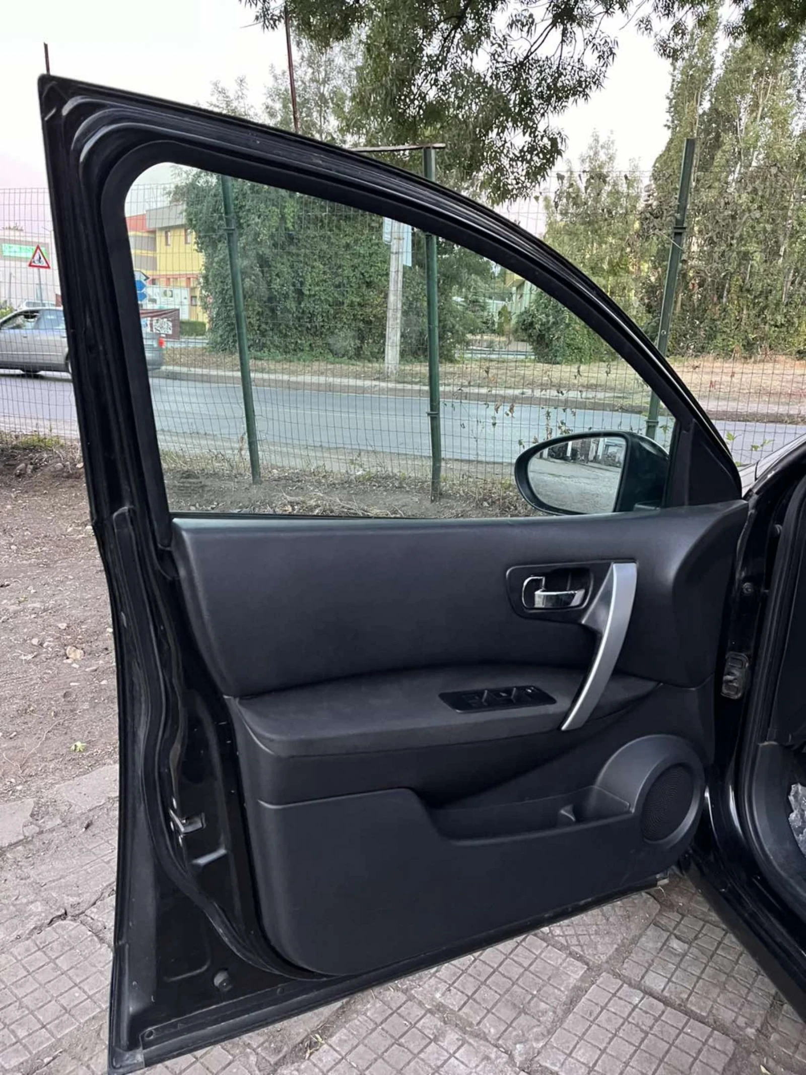 Nissan Qashqai СП1.5DCI/ЧЕРЕН ТАВАН/КЛИМАТРОНИК/РЕАЛНИ КИЛОМЕТРИ/ - изображение 5