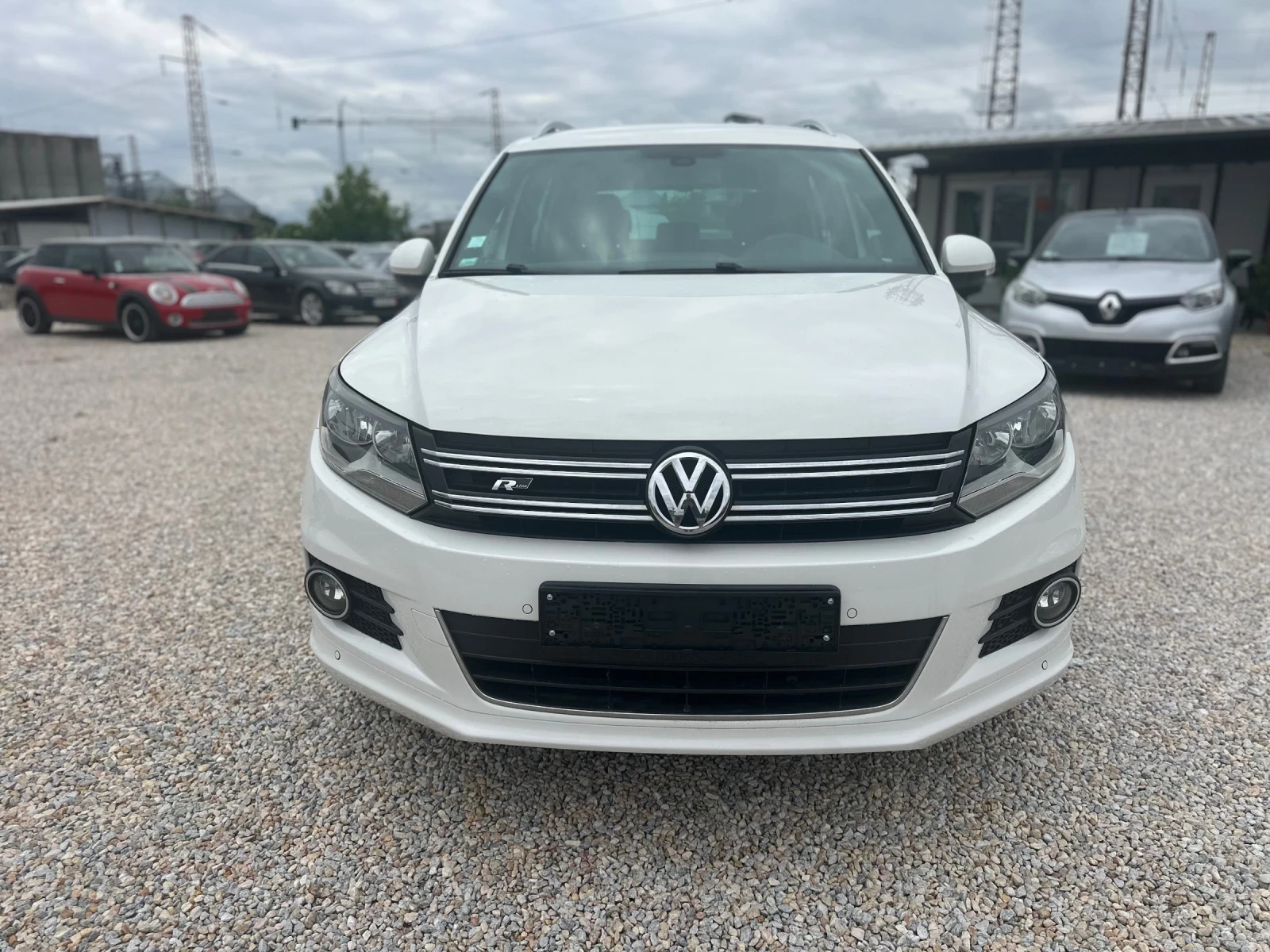 VW Tiguan R-LINE 2.0 TDI - изображение 3