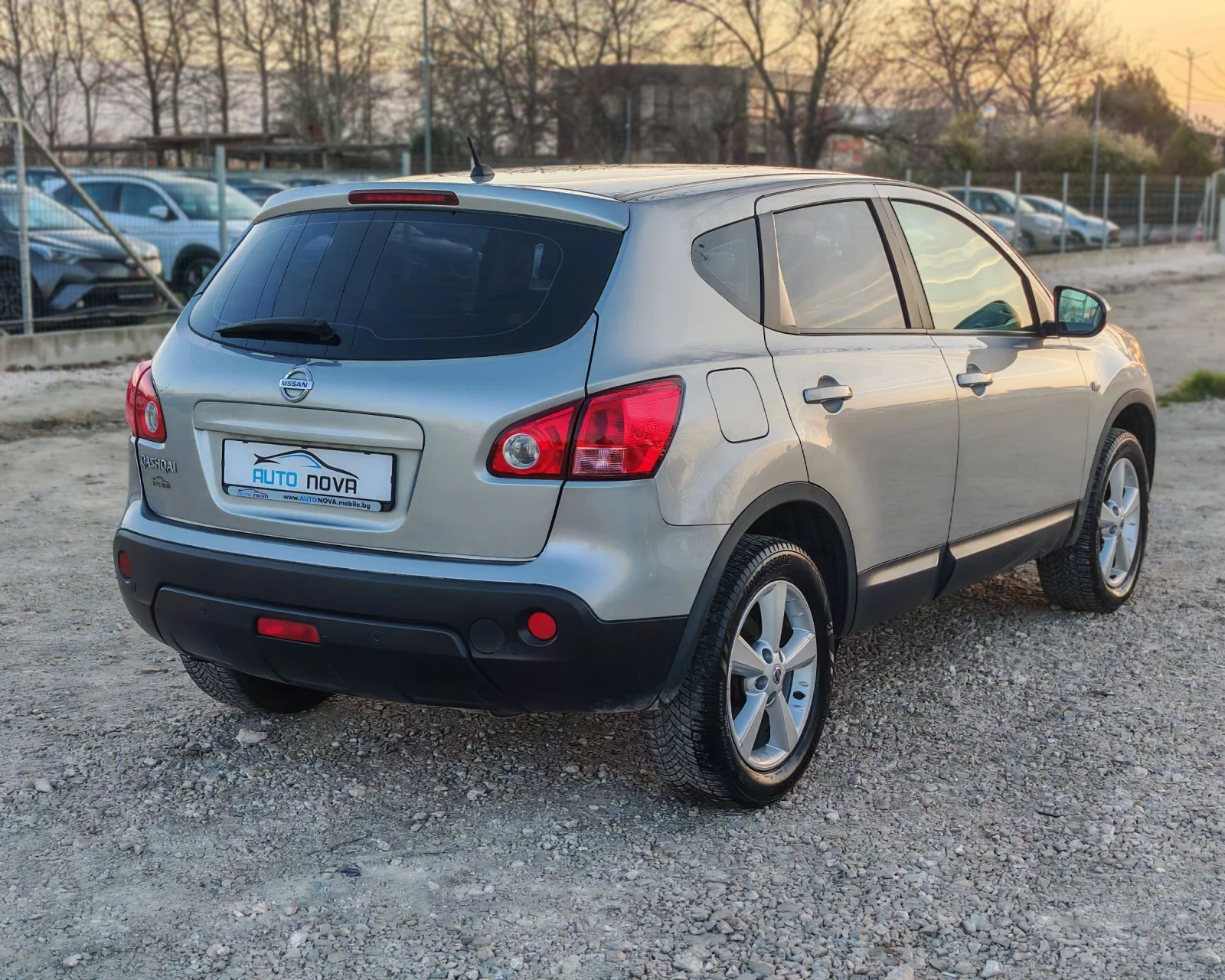 Nissan Qashqai 1.6 114 K.С ГАЗ БЕНЗИН! , снимка 5 - Автомобили и джипове - 53834970