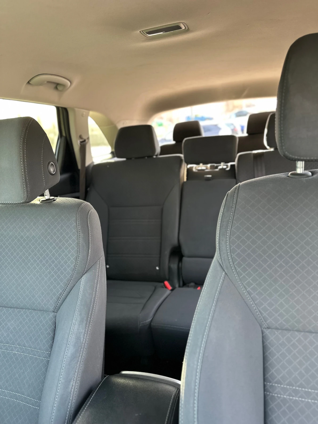 Kia Sorento LX 3.3L AWD 6+ 1 - ВСИЧКИ ЕКСТРИ ЗА МОДЕЛА, снимка 12 - Автомобили и джипове - 54115108