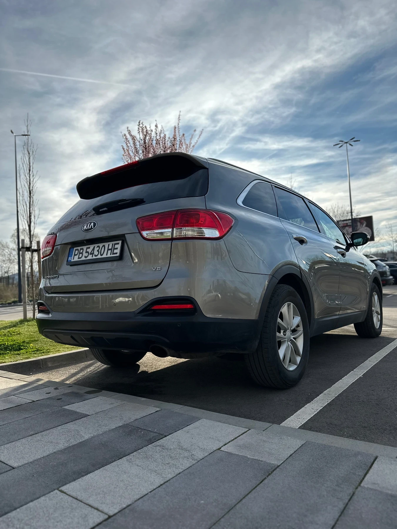 Kia Sorento LX 3.3L AWD 6+ 1 - ВСИЧКИ ЕКСТРИ ЗА МОДЕЛА, снимка 4 - Автомобили и джипове - 54115108