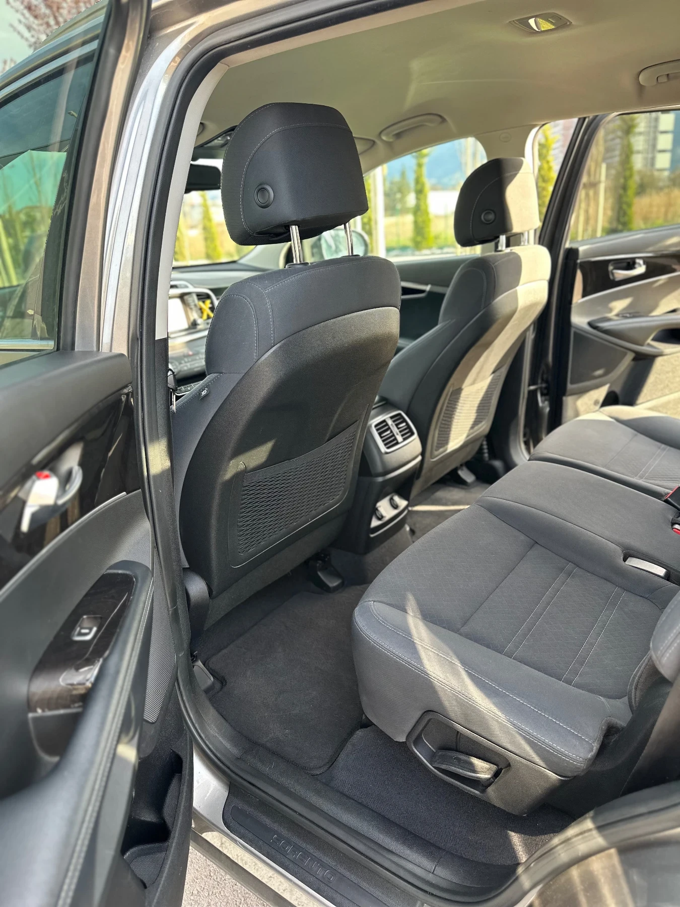 Kia Sorento LX 3.3L AWD 6+ 1 - ВСИЧКИ ЕКСТРИ ЗА МОДЕЛА, снимка 10 - Автомобили и джипове - 54115108