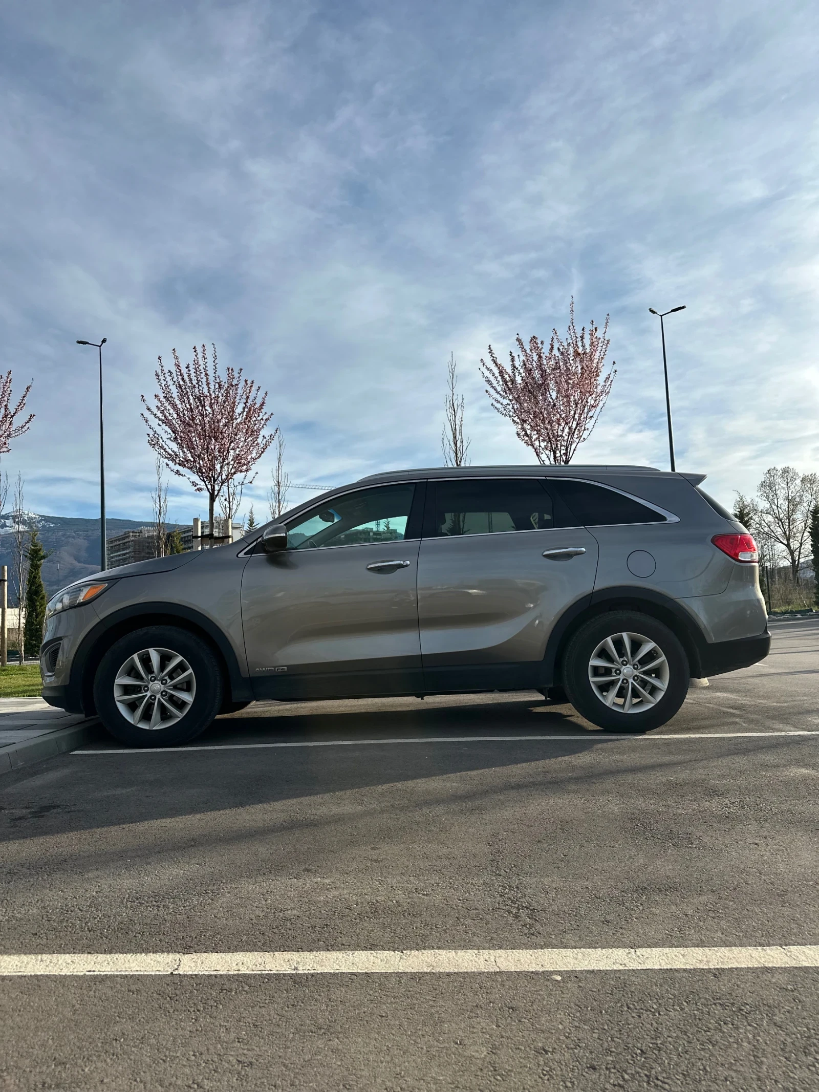 Kia Sorento LX 3.3L AWD 6+ 1 - ВСИЧКИ ЕКСТРИ ЗА МОДЕЛА, снимка 6 - Автомобили и джипове - 54115108