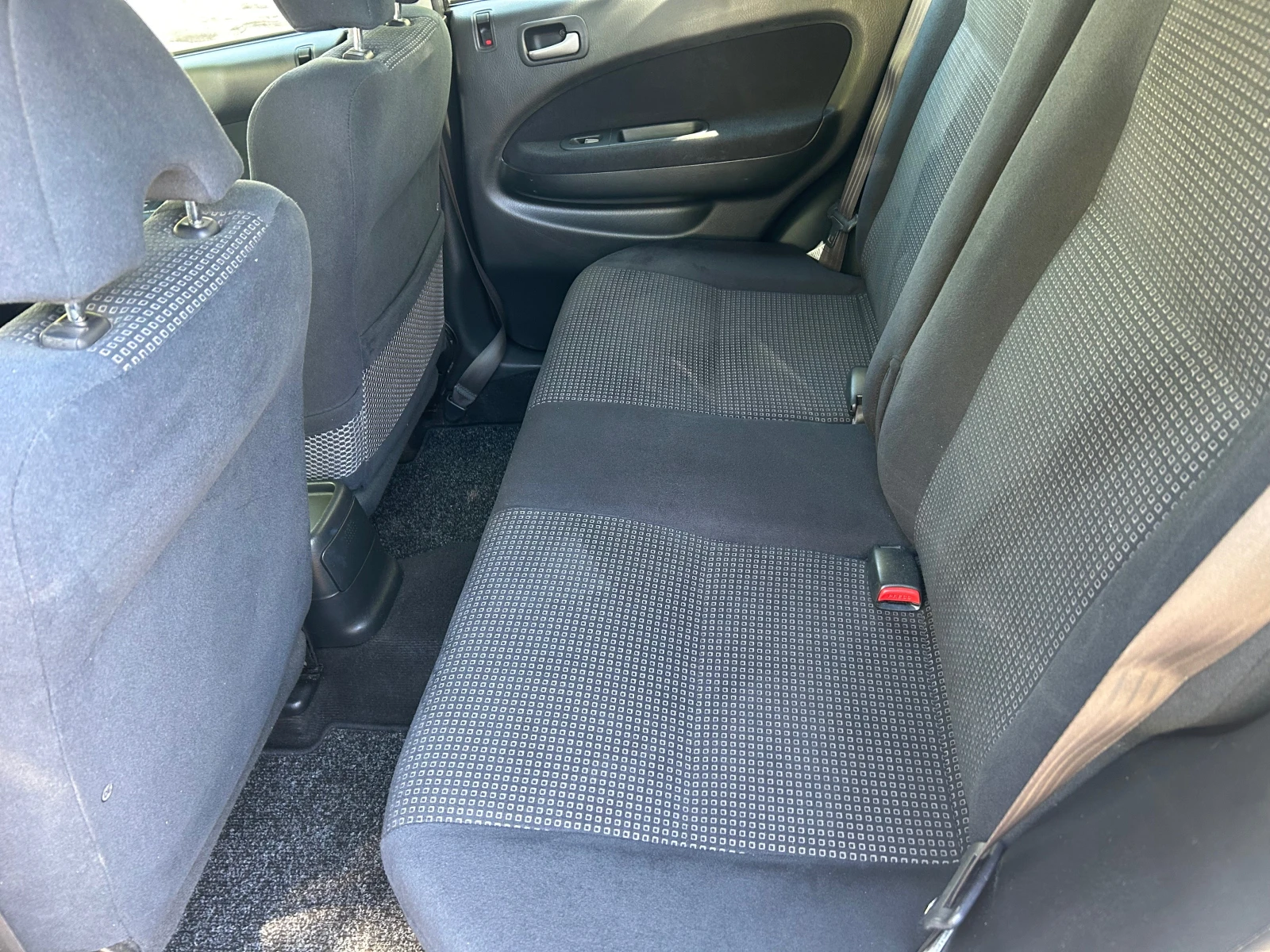 Honda Hr-v 1.6 VTEC ИТАЛИЯ, снимка 12 - Автомобили и джипове - 54482851