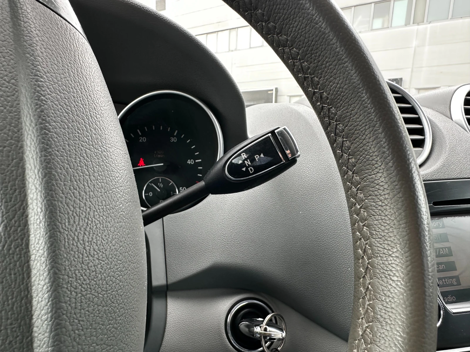 Mercedes-Benz ML 320, снимка 16 - Автомобили и джипове - 54499917