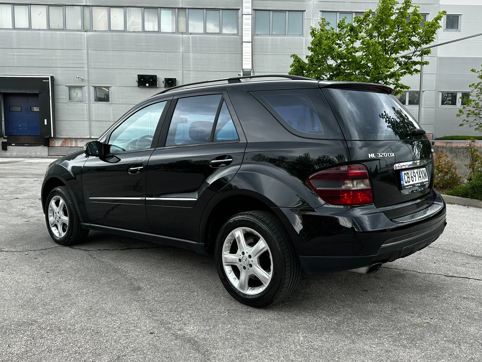 Mercedes-Benz ML 320, снимка 3 - Автомобили и джипове - 54499917