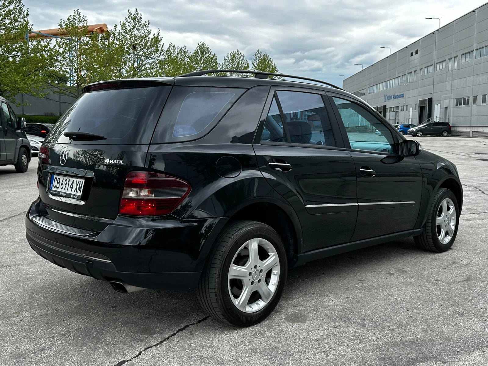 Mercedes-Benz ML 320, снимка 4 - Автомобили и джипове - 54499917