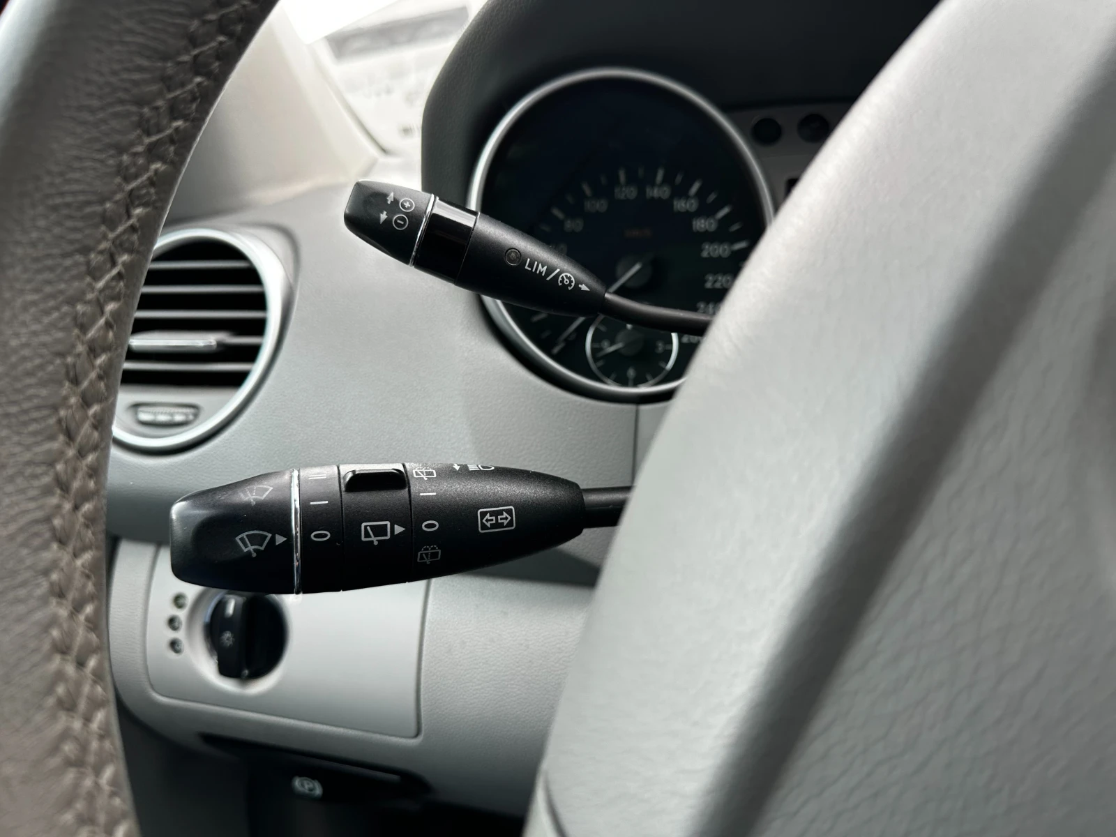 Mercedes-Benz ML 320, снимка 15 - Автомобили и джипове - 54499917
