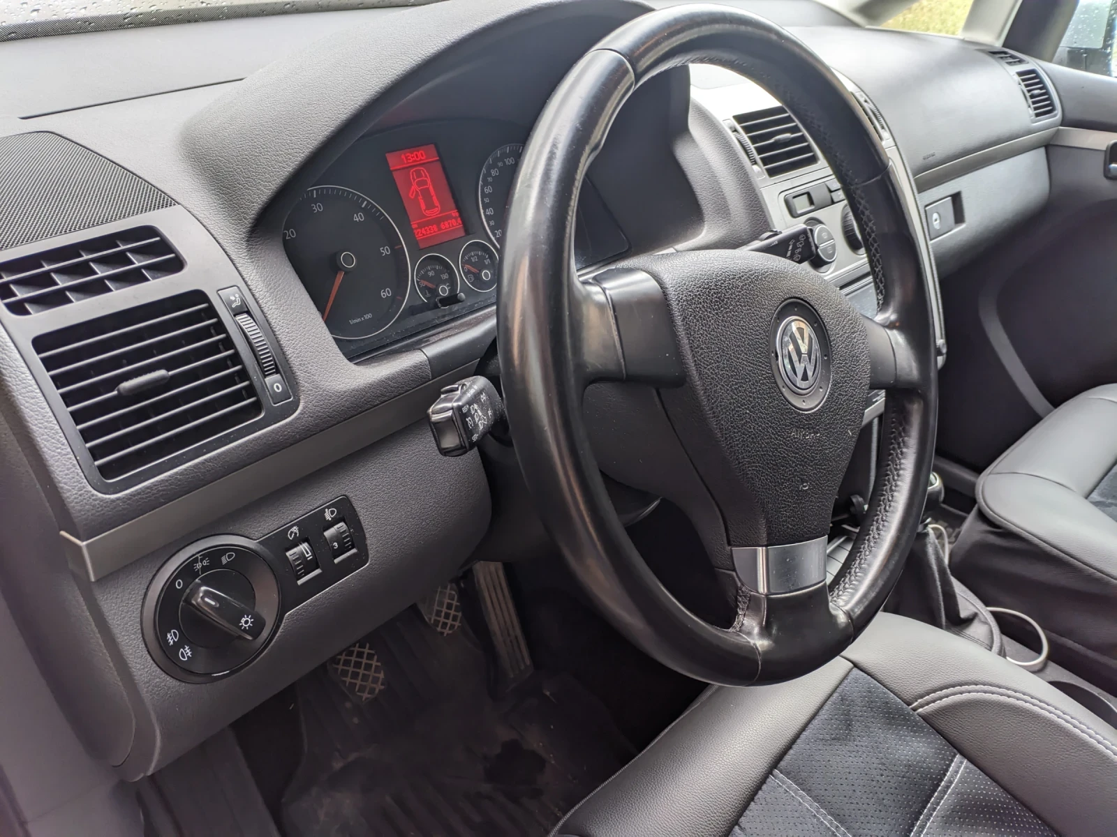 VW Tiguan, снимка 6 - Автомобили и джипове - 54778022