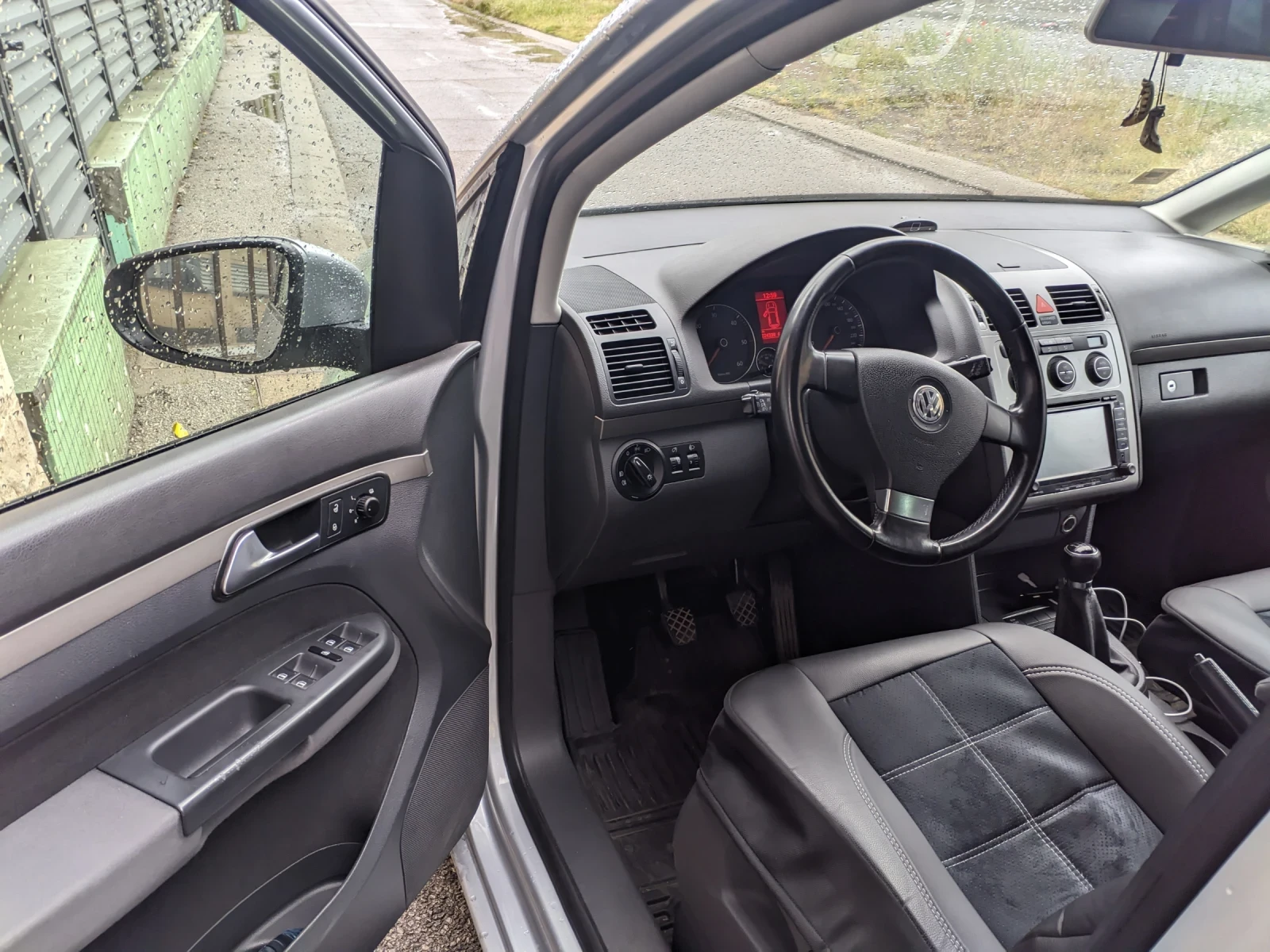 VW Tiguan, снимка 8 - Автомобили и джипове - 54778022