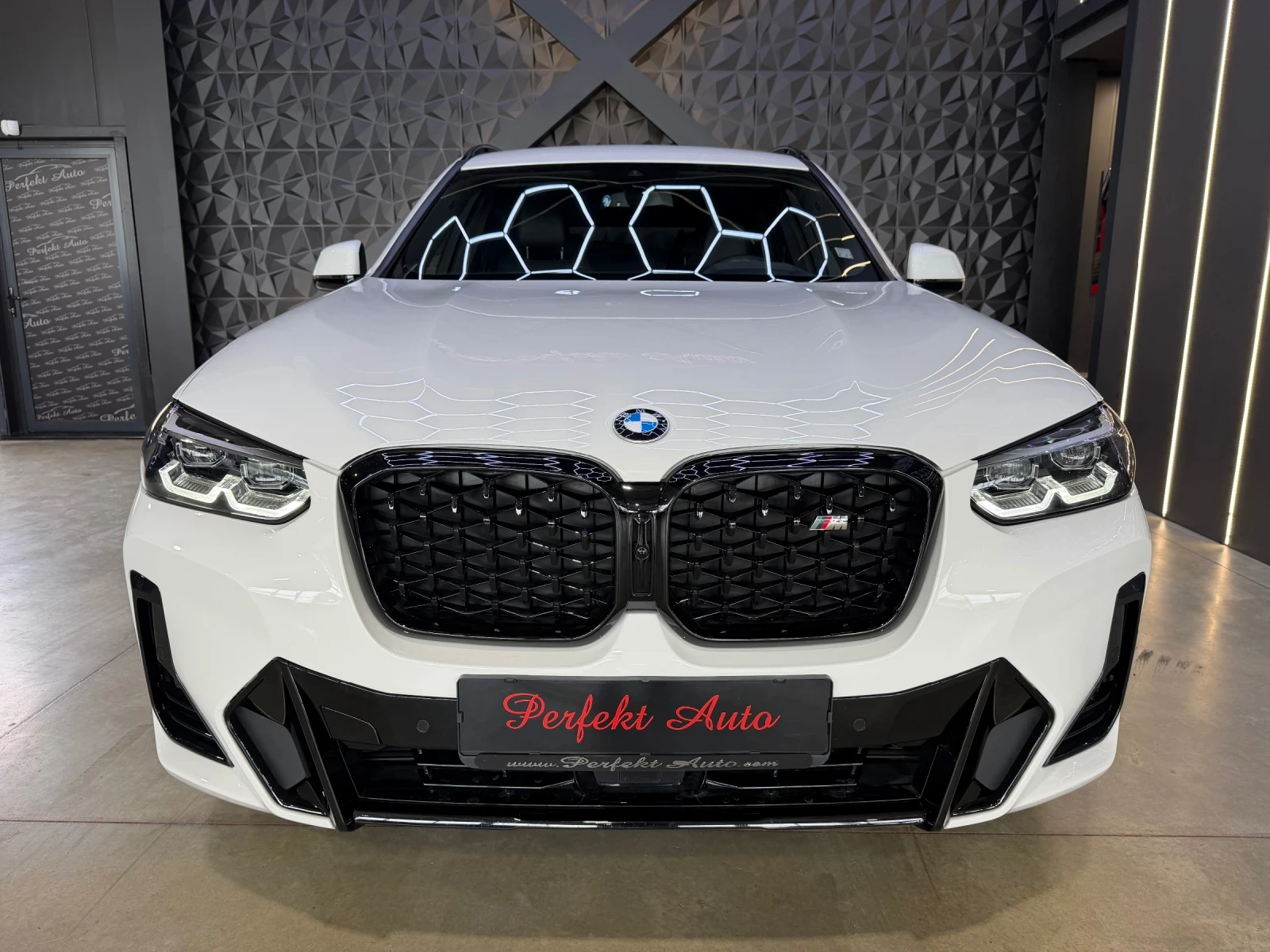 BMW X3 30d xDrive * M PACKET * ПАНОРАМА * HEAD UP * , снимка 2 - Автомобили и джипове - 55280986