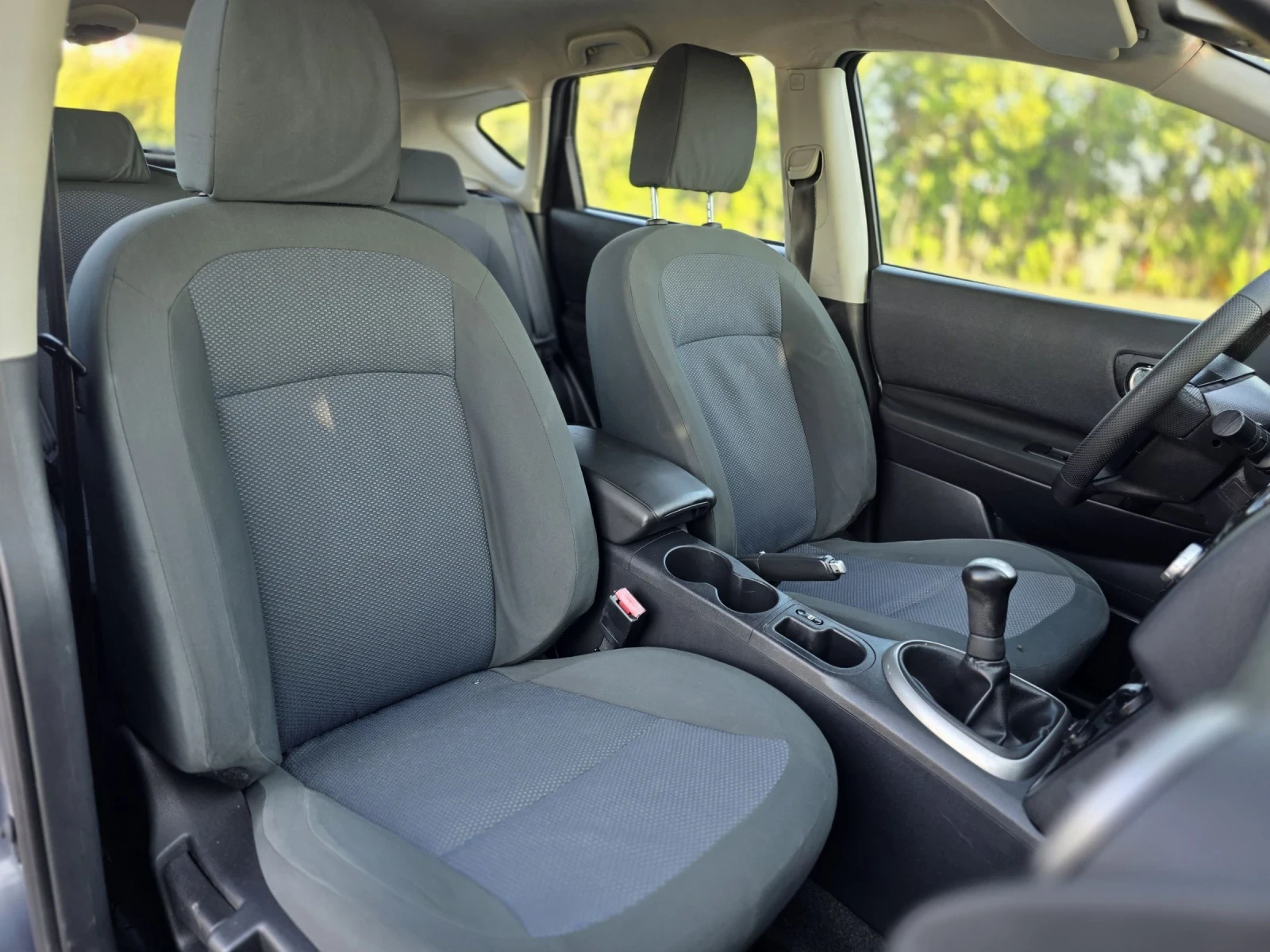 Nissan Qashqai 1.6 бенз 116, снимка 13 - Автомобили и джипове - 55449148