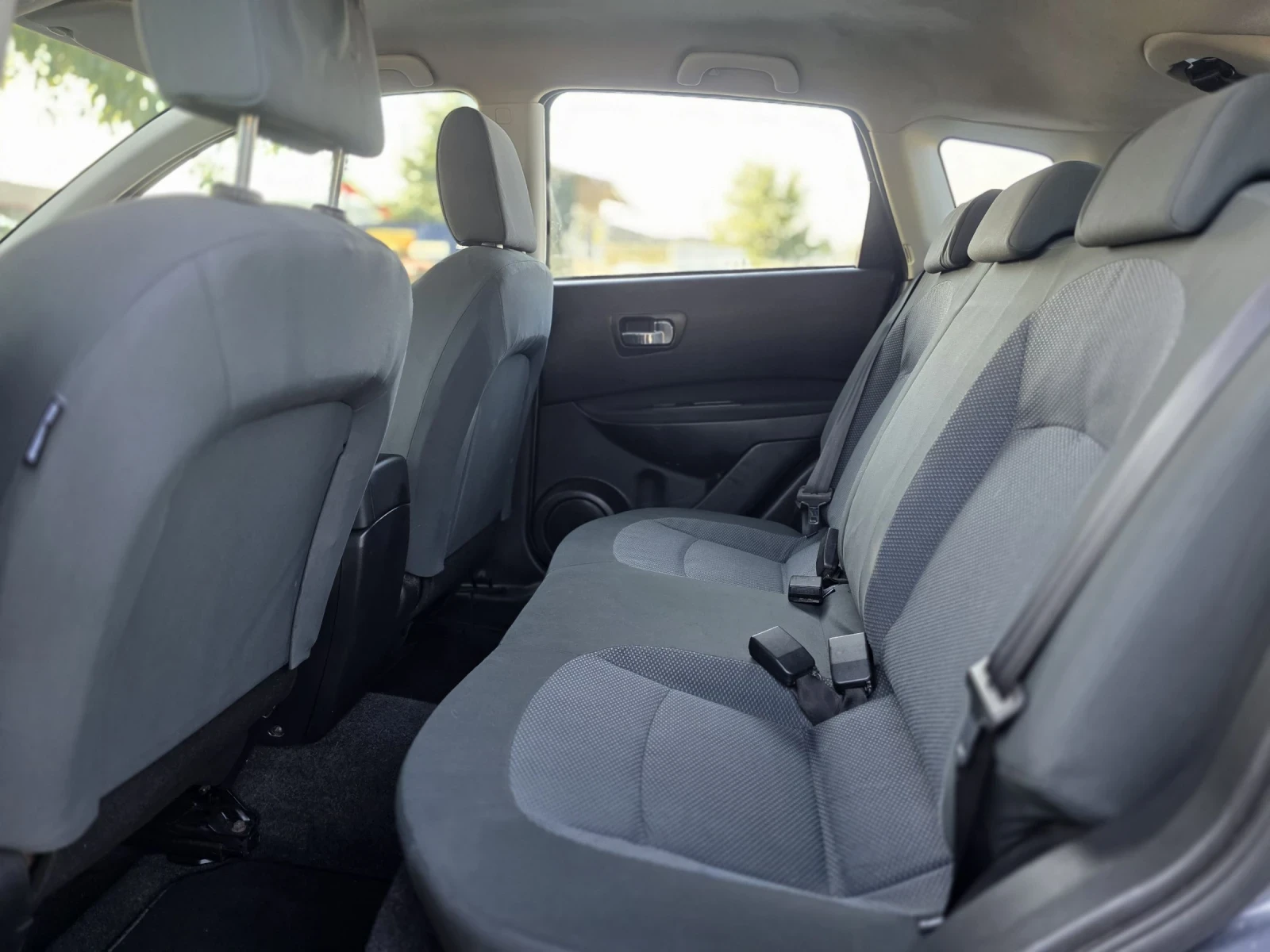 Nissan Qashqai 1.6 бенз 116, снимка 10 - Автомобили и джипове - 55449148