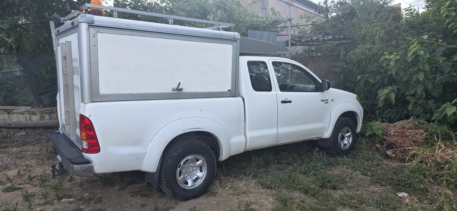Toyota Hilux 2.5TDI, снимка 10 - Автомобили и джипове - 55775814
