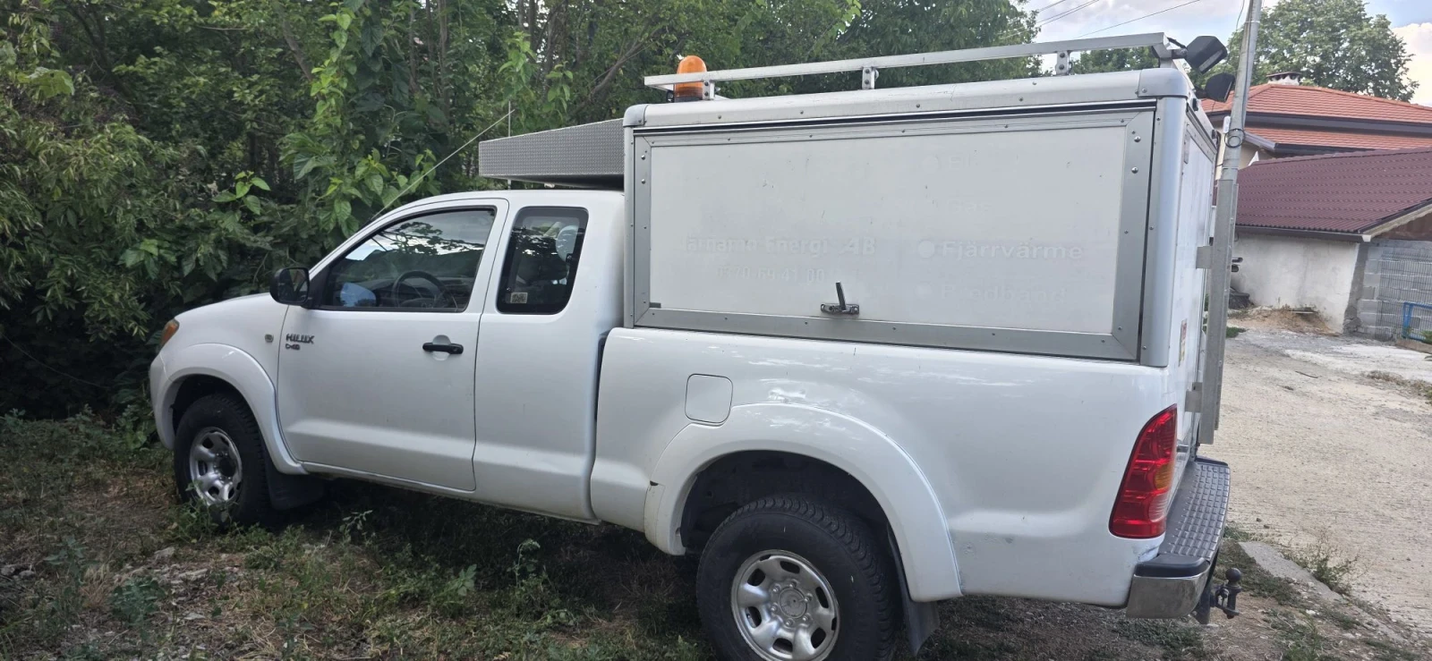 Toyota Hilux 2.5TDI, снимка 11 - Автомобили и джипове - 55775814