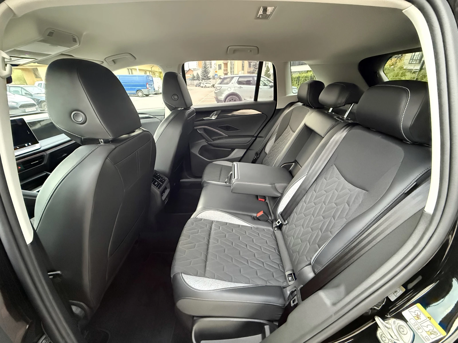 VW Tiguan  2.0 TDI 150 к.с. DSG Life/GOAL | , снимка 11 - Автомобили и джипове - 55618648